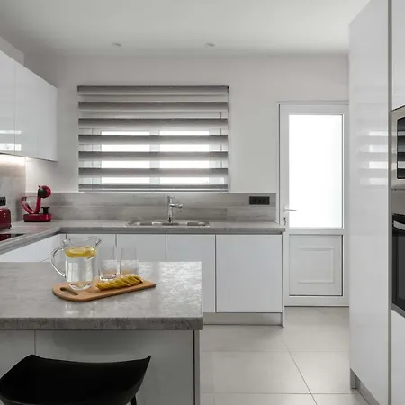 Kallia Sea Breeze - 3 Bedroom Apartmán *