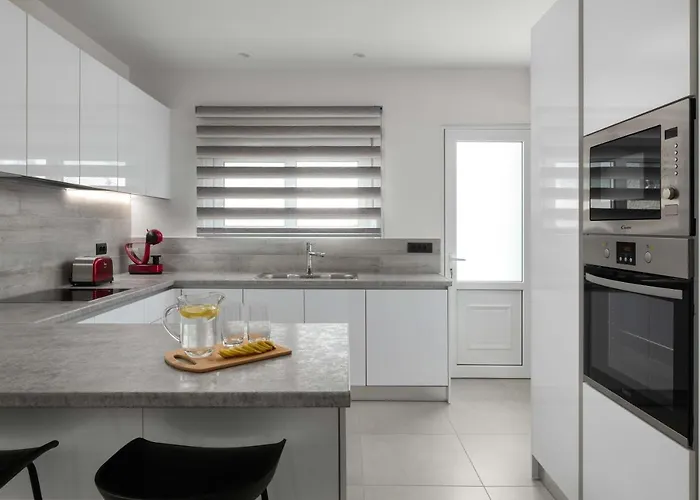 Kallia Sea Breeze - 3 Bedroom Daire *